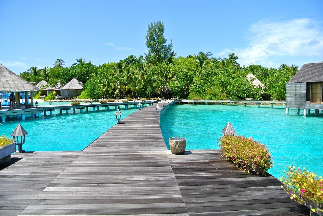 Gangehi Island Resort & Spa Экстерьер фото