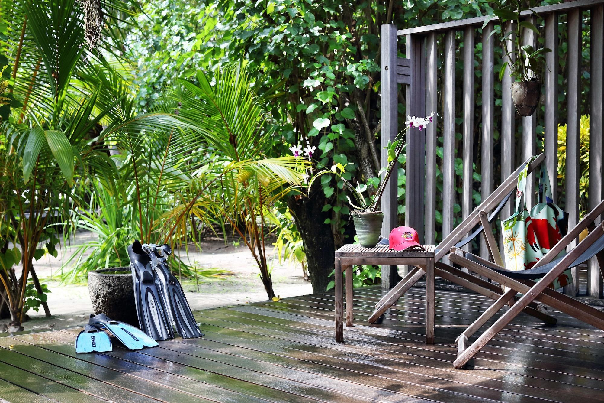Gangehi Island Resort & Spa Экстерьер фото