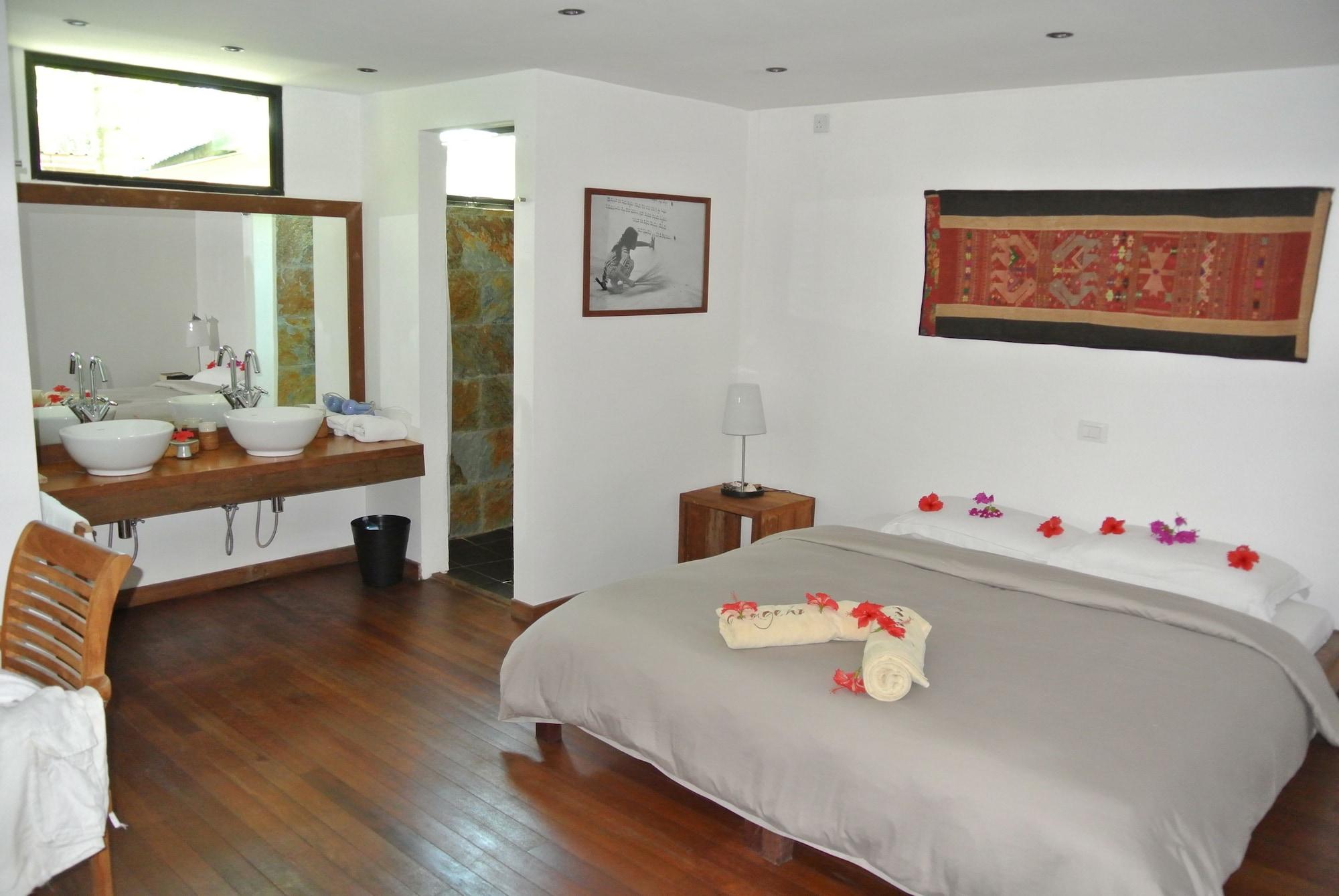 Gangehi Island Resort & Spa Экстерьер фото