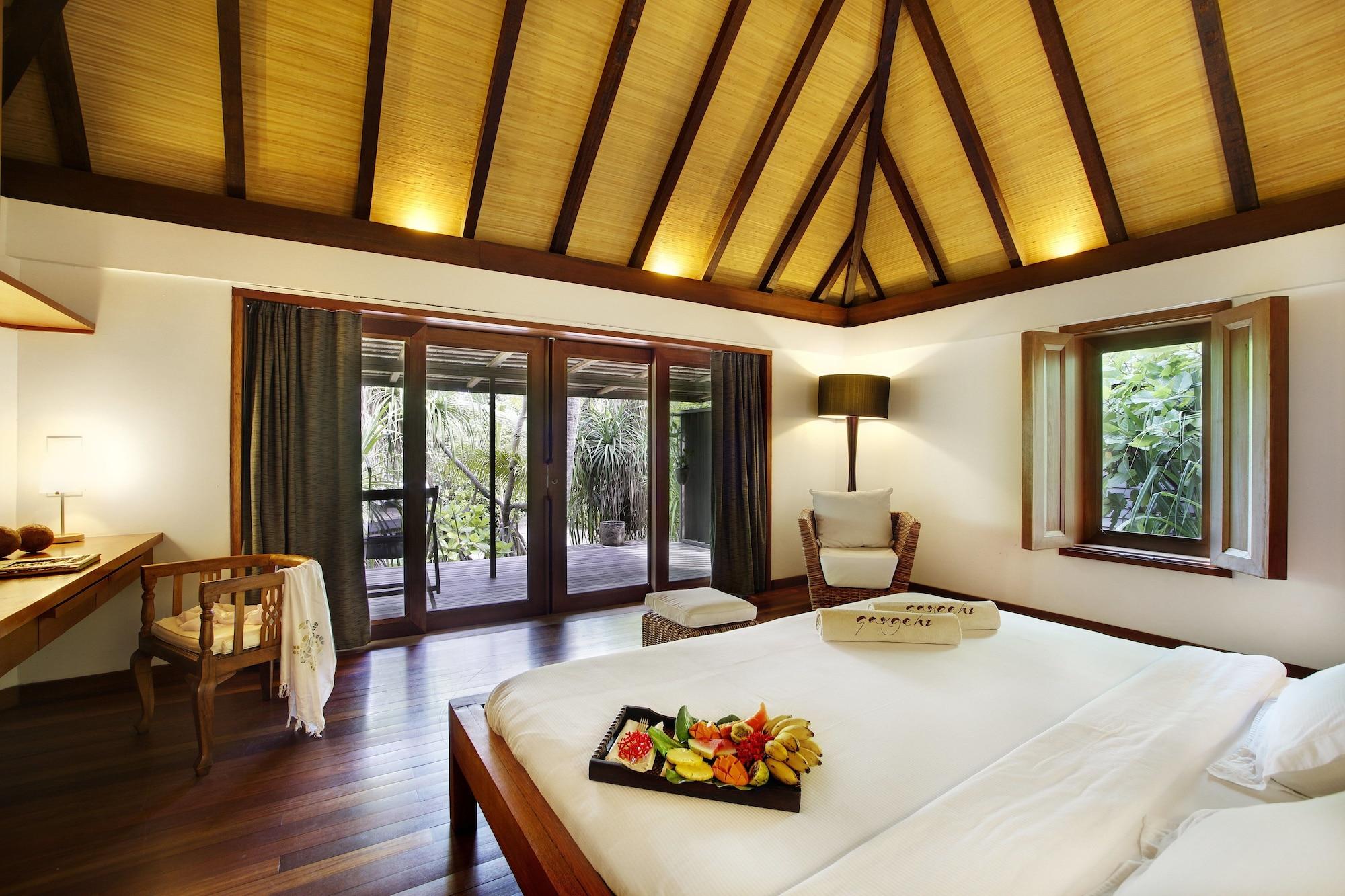 Gangehi Island Resort & Spa Экстерьер фото