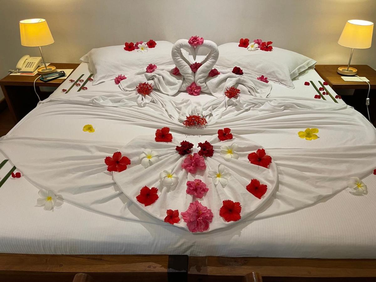 Gangehi Island Resort & Spa Экстерьер фото