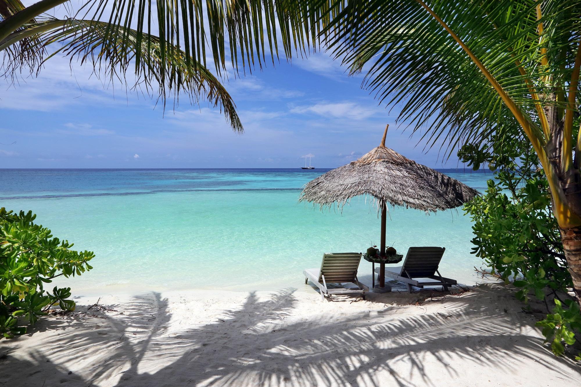 Gangehi Island Resort & Spa Экстерьер фото