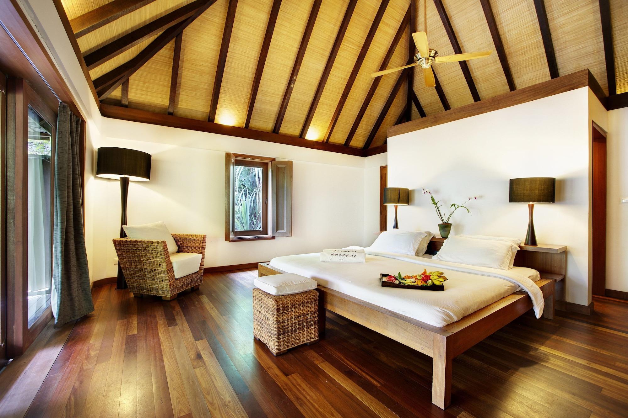 Gangehi Island Resort & Spa Экстерьер фото