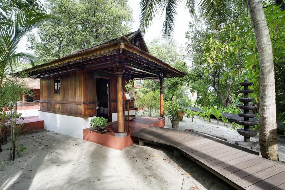 Gangehi Island Resort & Spa Экстерьер фото